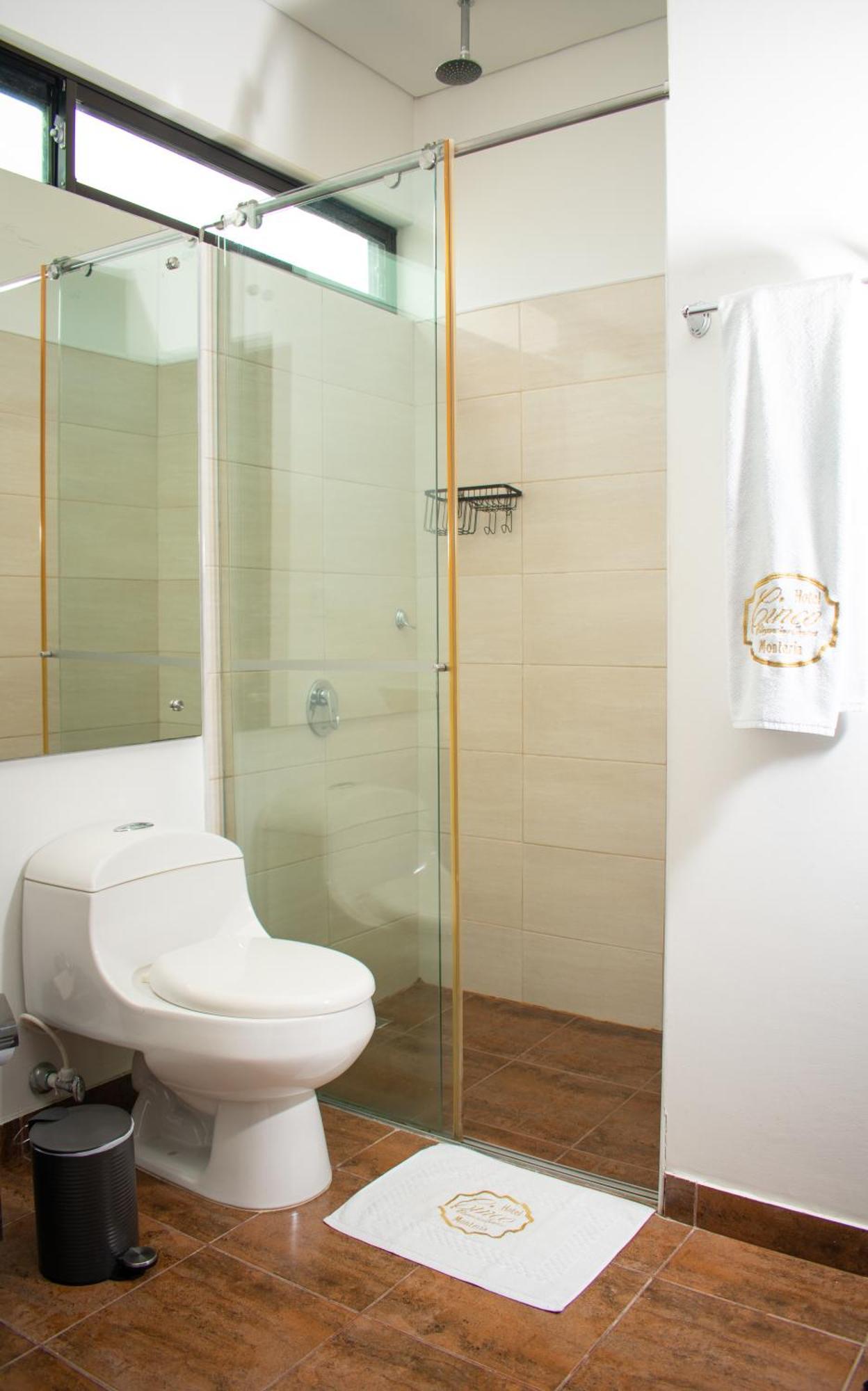 Hotel Cinco מונטריה מראה חיצוני תמונה