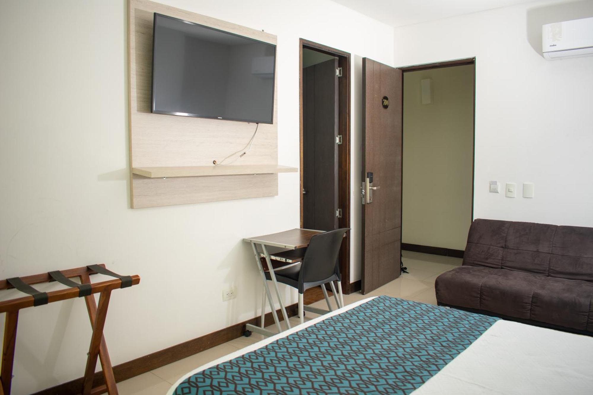 Hotel Cinco מונטריה מראה חיצוני תמונה