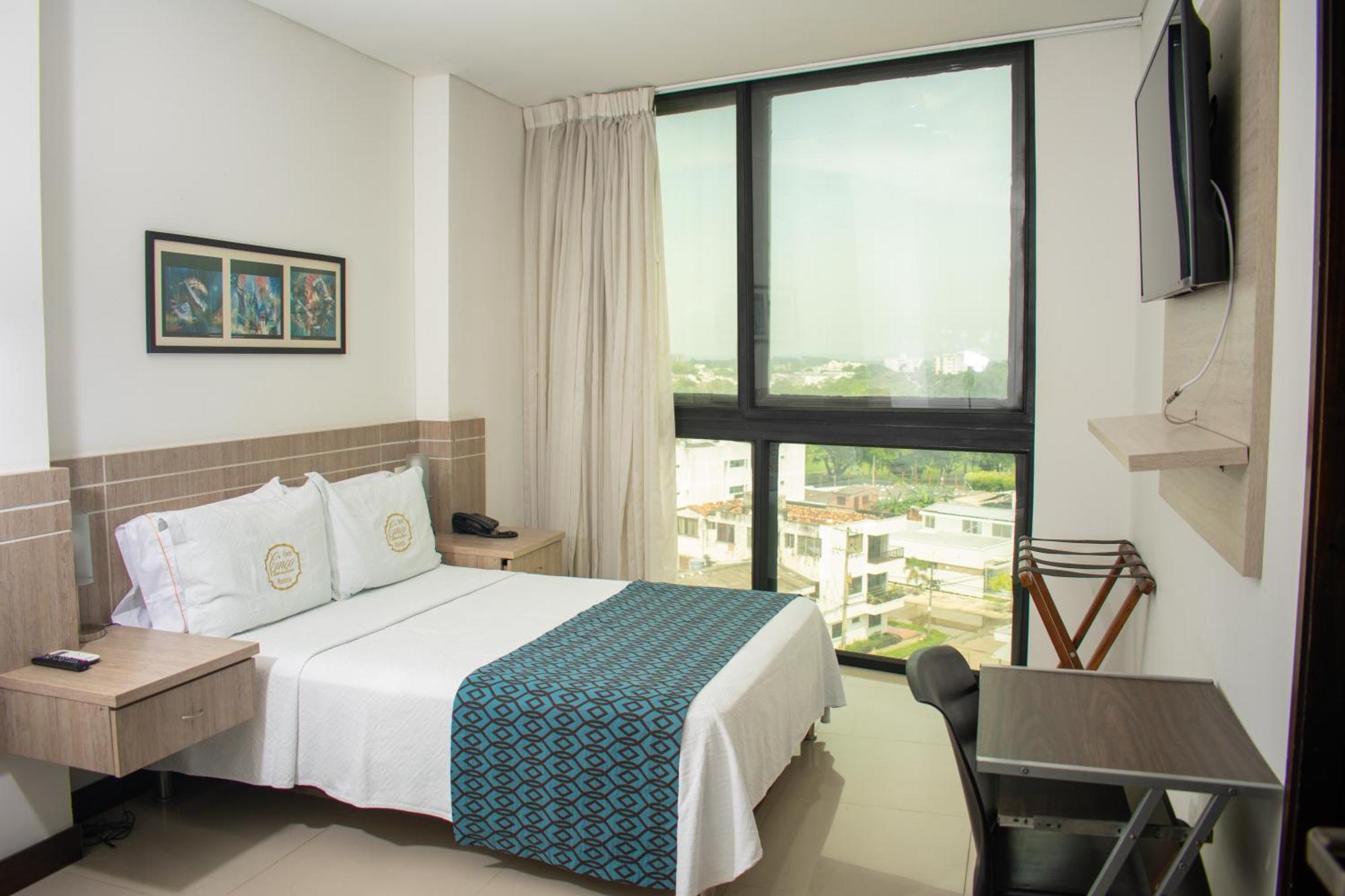 Hotel Cinco מונטריה מראה חיצוני תמונה