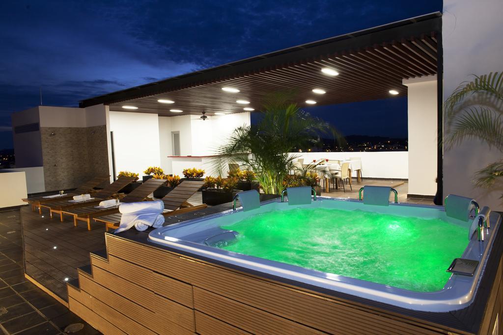 Hotel Cinco מונטריה מראה חיצוני תמונה
