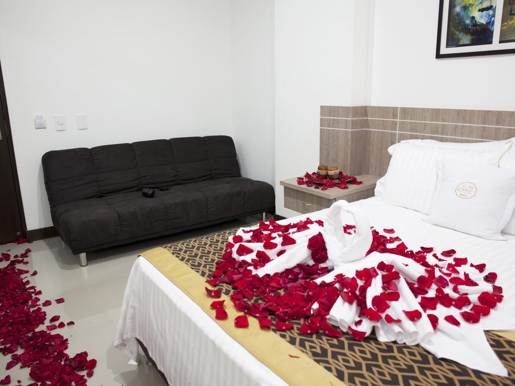 Hotel Cinco מונטריה מראה חיצוני תמונה