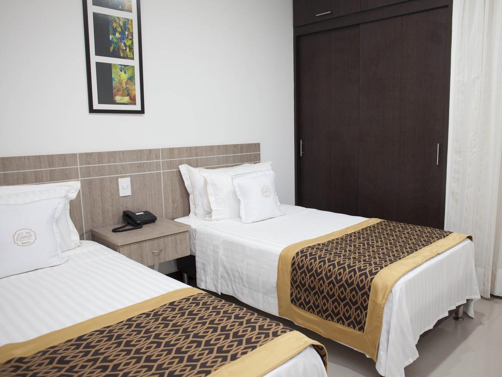Hotel Cinco מונטריה חדר תמונה