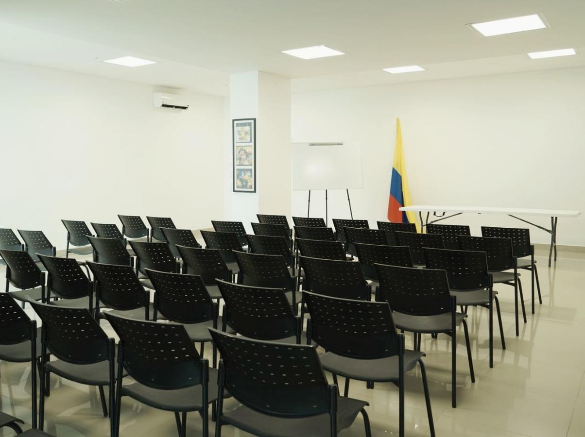 Hotel Cinco מונטריה מראה חיצוני תמונה