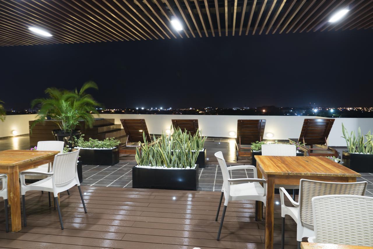 Hotel Cinco מונטריה מראה חיצוני תמונה