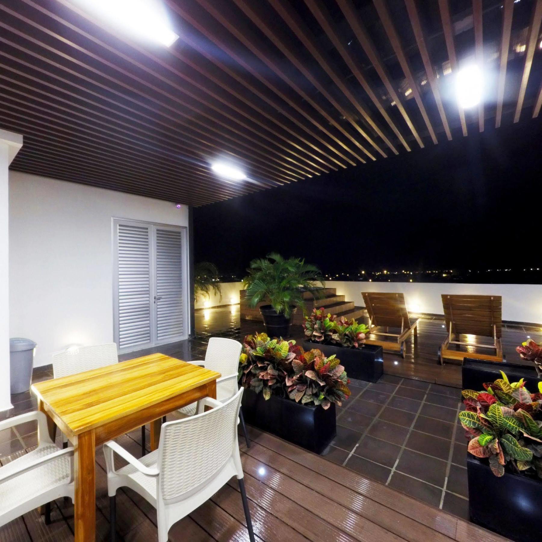 Hotel Cinco מונטריה מראה חיצוני תמונה