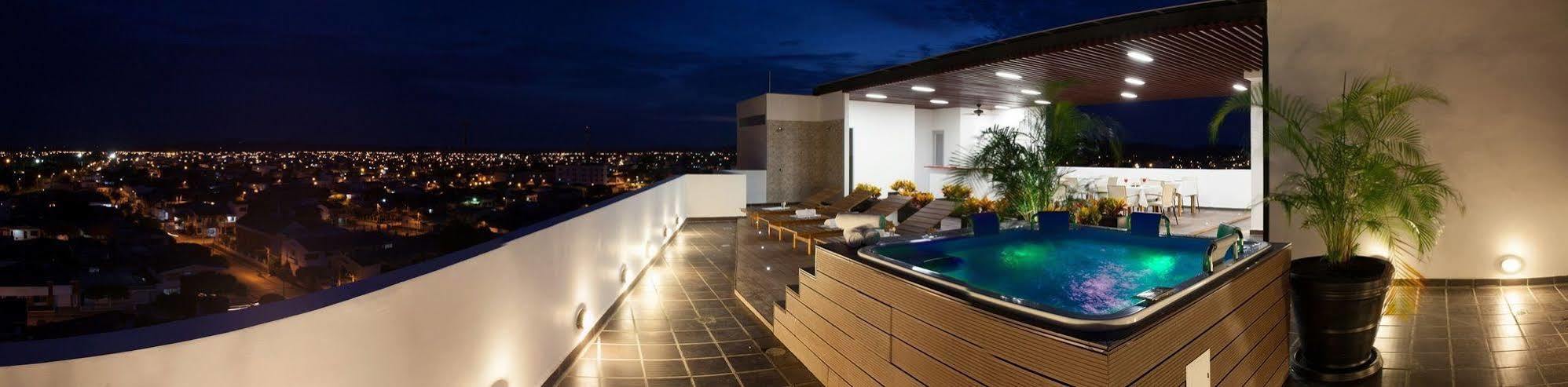 Hotel Cinco מונטריה מראה חיצוני תמונה