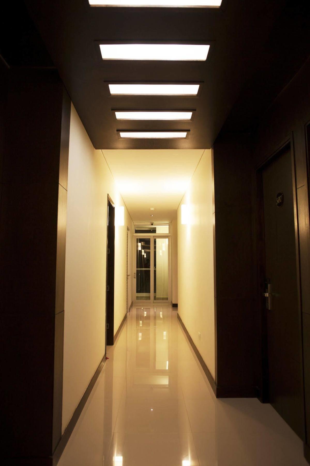 Hotel Cinco מונטריה מראה חיצוני תמונה